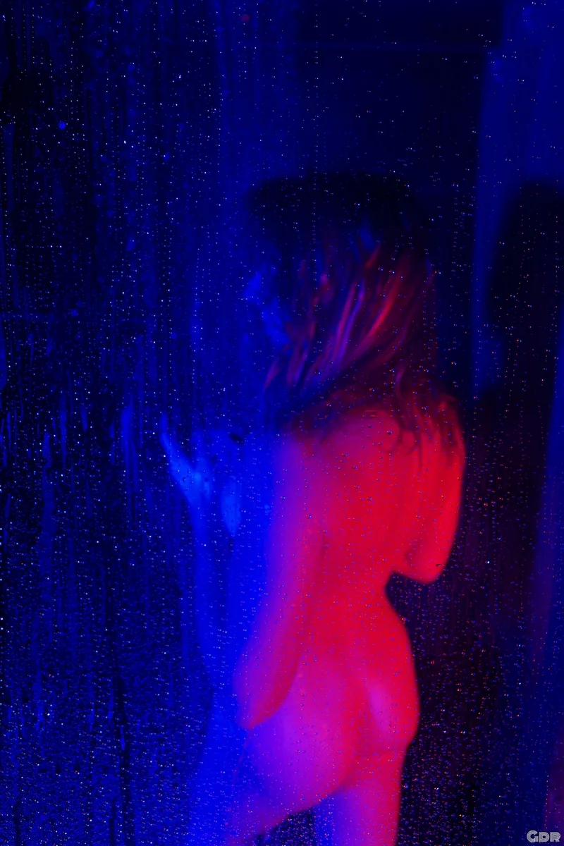 Photo 3 de la série Sous la douche