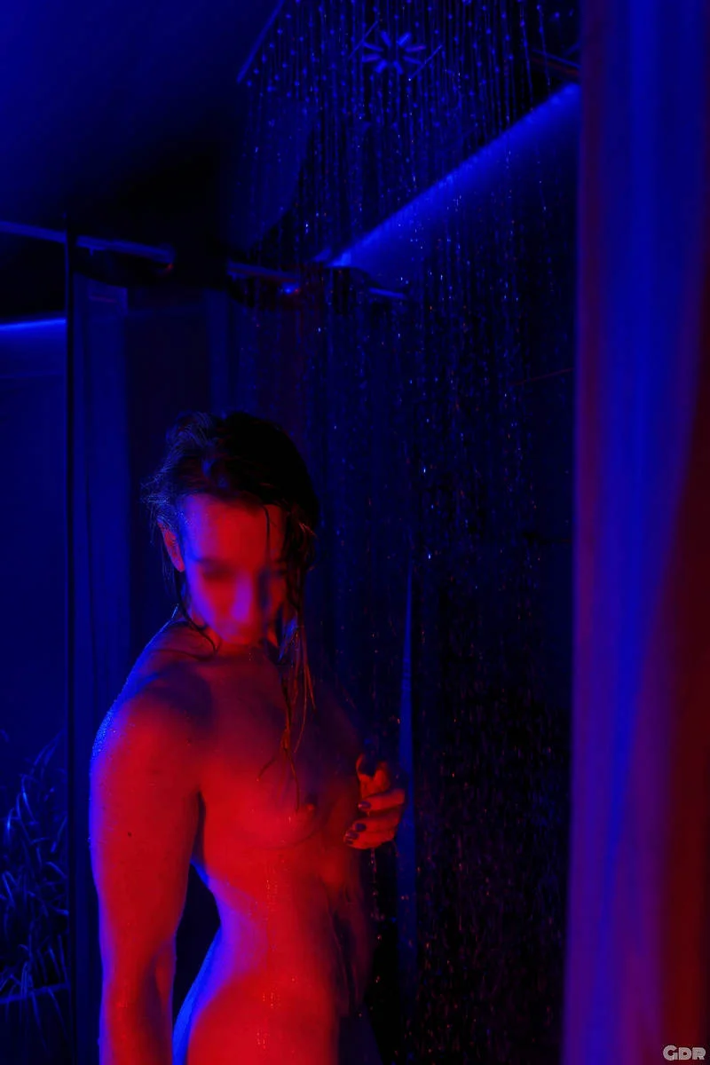 Photo 6 de la série Sous la douche